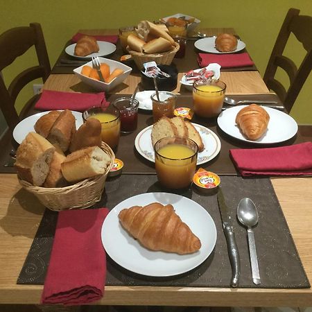 לינה וארוחת בוקר Bedous Chez Michel מראה חיצוני תמונה