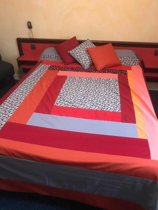 לינה וארוחת בוקר Bedous Chez Michel מראה חיצוני תמונה