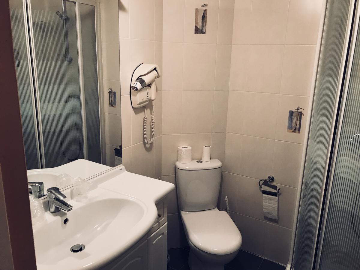 לינה וארוחת בוקר Bedous Chez Michel מראה חיצוני תמונה